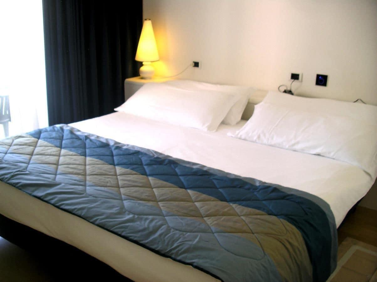 רימיני Hotel Luxor מראה חיצוני תמונה