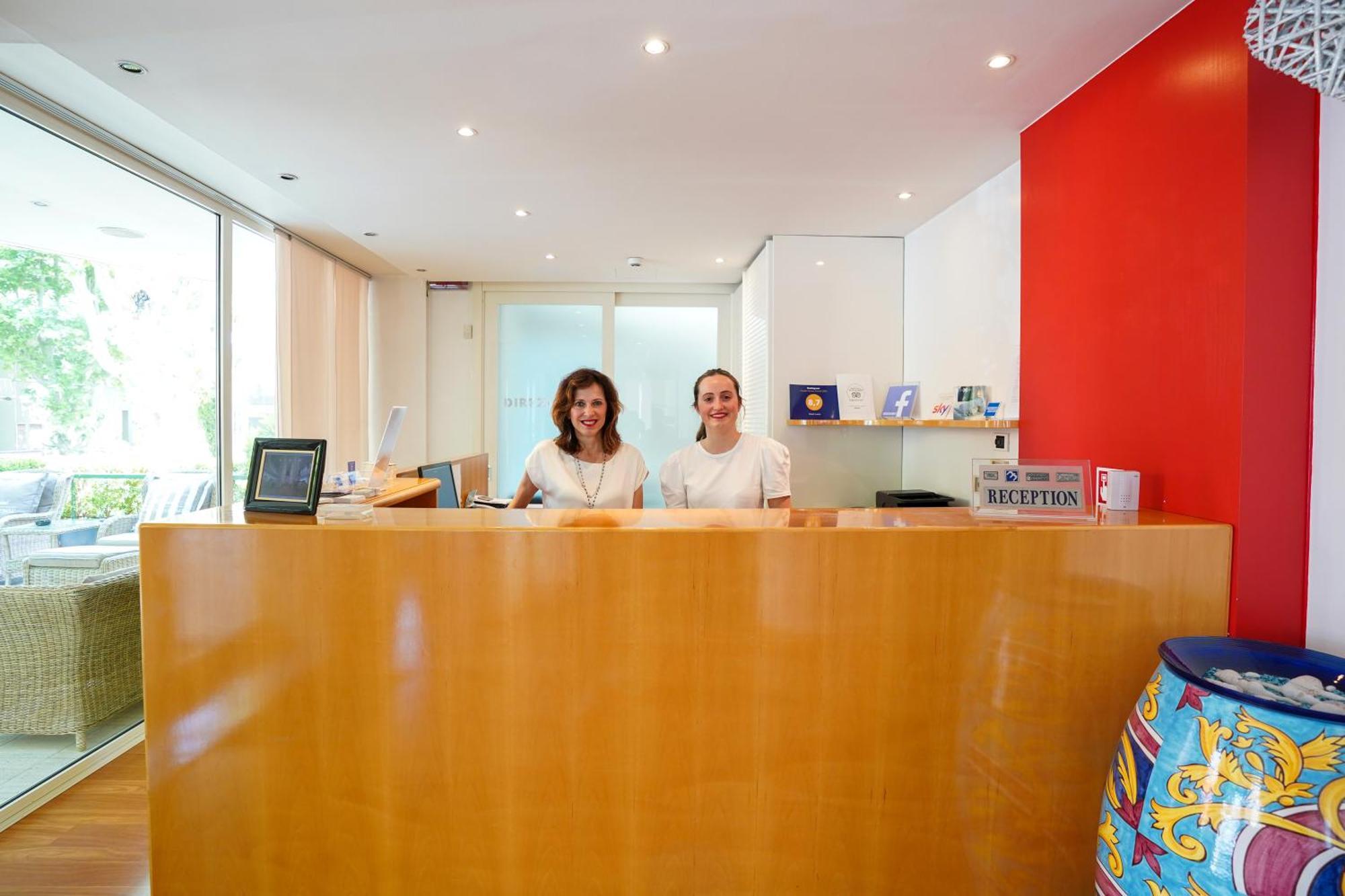 רימיני Hotel Luxor מראה חיצוני תמונה