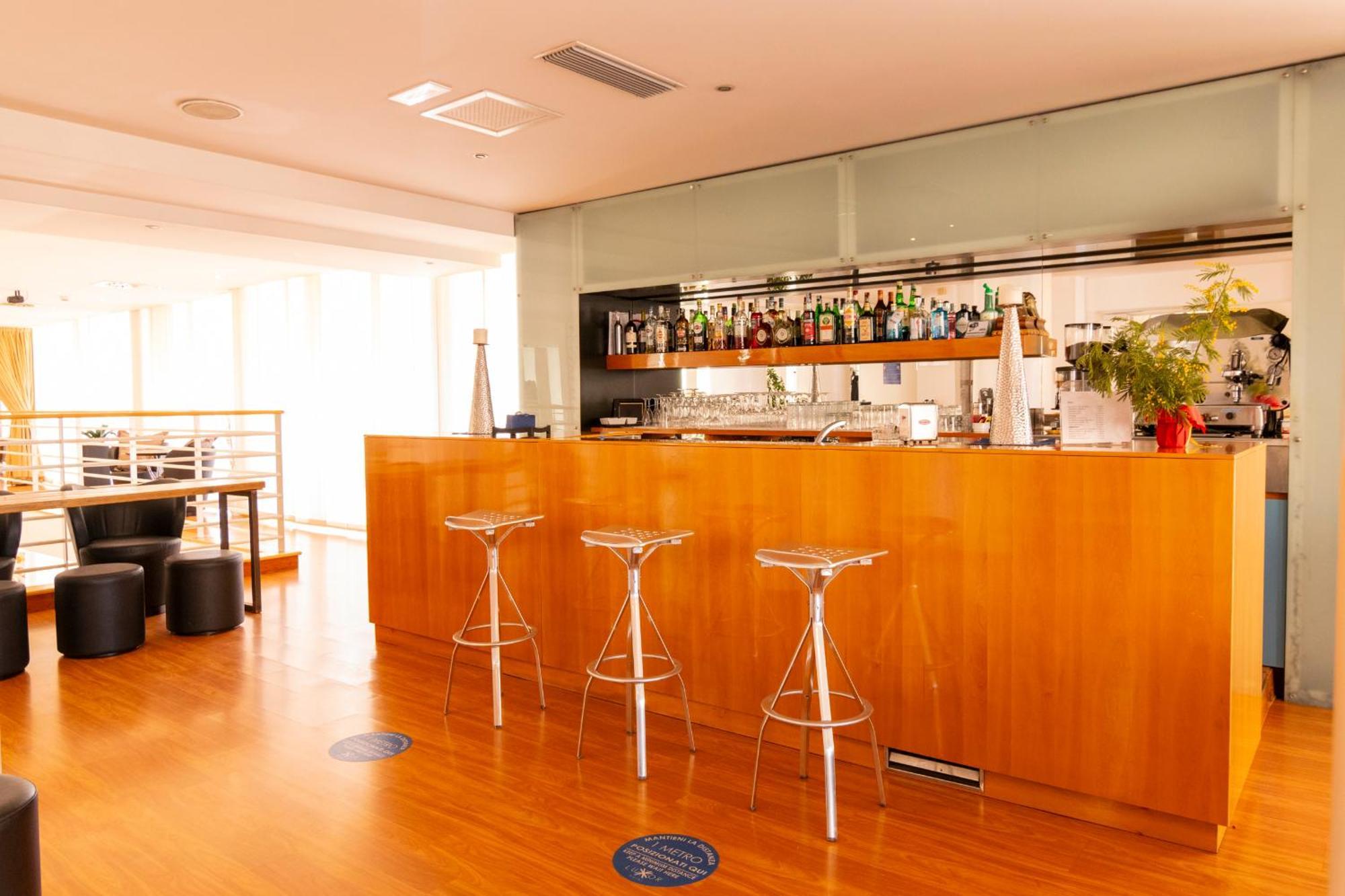 רימיני Hotel Luxor מראה חיצוני תמונה